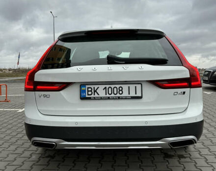 Белый Вольво В90, объемом двигателя 1.97 л и пробегом 135 тыс. км за 31800 $, фото 5 на Automoto.ua