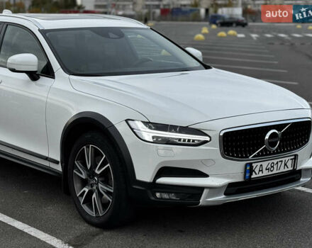 Білий Вольво В90, об'ємом двигуна 1.97 л та пробігом 250 тис. км за 28555 $, фото 2 на Automoto.ua