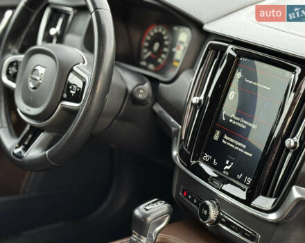 Білий Вольво В90, об'ємом двигуна 1.97 л та пробігом 250 тис. км за 28555 $, фото 9 на Automoto.ua