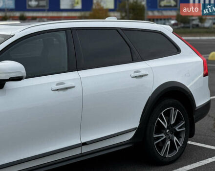 Білий Вольво В90, об'ємом двигуна 1.97 л та пробігом 250 тис. км за 28555 $, фото 4 на Automoto.ua