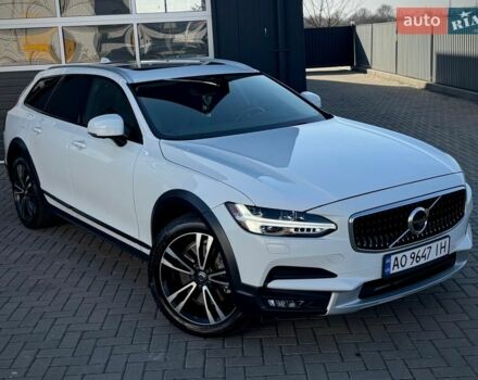 Белый Вольво В90, объемом двигателя 1.97 л и пробегом 105 тыс. км за 24999 $, фото 1 на Automoto.ua