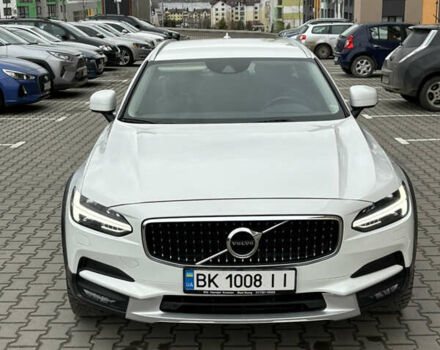 Белый Вольво В90, объемом двигателя 1.97 л и пробегом 182 тыс. км за 30800 $, фото 1 на Automoto.ua