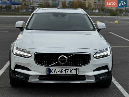 Вольво В90 2019 в Киеве на Automoto.ua Белый Вольво В90, объемом двигателя 1.97 л и пробегом 250 тыс. км за 28555 $, фото 1 на Automoto.ua
