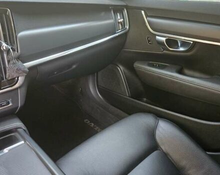 Черный Вольво В90, объемом двигателя 1.97 л и пробегом 342 тыс. км за 21000 $, фото 5 на Automoto.ua