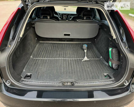 Вольво В90 2017 в Тростянец на Automoto.ua Черный Вольво В90, объемом двигателя 1.97 л и пробегом 460 тыс. км за 21000 $, фото 4 на Automoto.ua