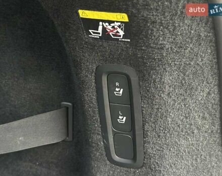 Черный Вольво В90, объемом двигателя 2 л и пробегом 152 тыс. км за 31777 $, фото 13 на Automoto.ua