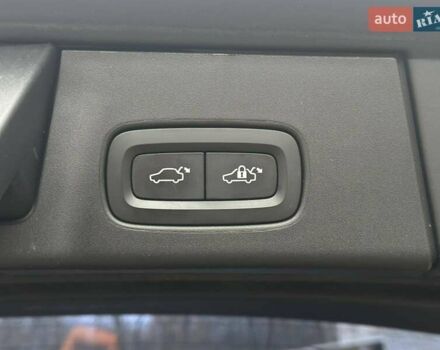 Черный Вольво В90, объемом двигателя 2 л и пробегом 152 тыс. км за 31777 $, фото 12 на Automoto.ua