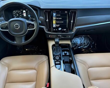 Черный Вольво В90, объемом двигателя 2 л и пробегом 44 тыс. км за 4100 $, фото 6 на Automoto.ua