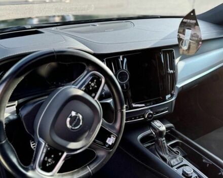 Чорний Вольво В90, об'ємом двигуна 2 л та пробігом 311 тис. км за 23354 $, фото 4 на Automoto.ua