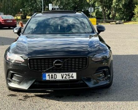 Чорний Вольво В90, об'ємом двигуна 2 л та пробігом 311 тис. км за 23354 $, фото 1 на Automoto.ua