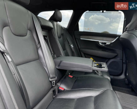 Чорний Вольво В90, об'ємом двигуна 2 л та пробігом 46 тис. км за 52990 $, фото 35 на Automoto.ua