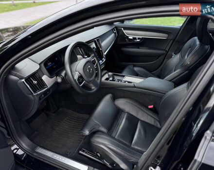 Чорний Вольво В90, об'ємом двигуна 2 л та пробігом 46 тис. км за 52990 $, фото 17 на Automoto.ua