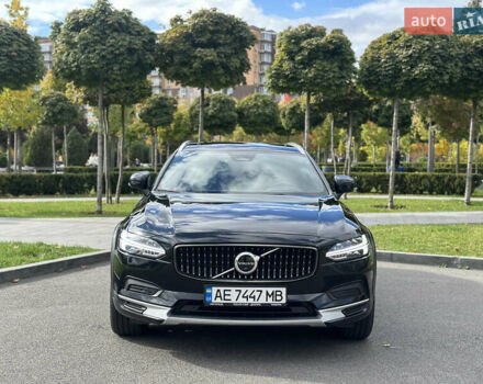 Чорний Вольво В90, об'ємом двигуна 2 л та пробігом 46 тис. км за 52990 $, фото 4 на Automoto.ua