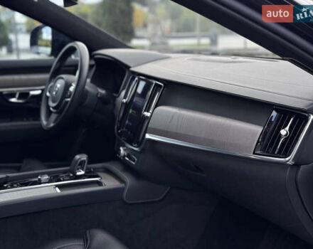 Чорний Вольво В90, об'ємом двигуна 2 л та пробігом 46 тис. км за 52990 $, фото 41 на Automoto.ua