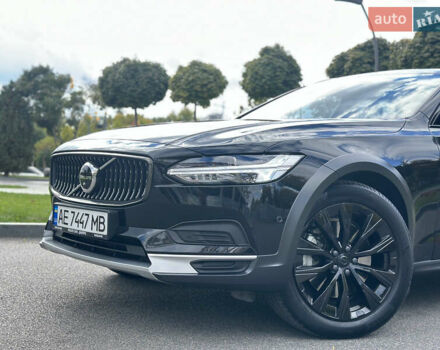 Чорний Вольво В90, об'ємом двигуна 2 л та пробігом 46 тис. км за 52990 $, фото 1 на Automoto.ua