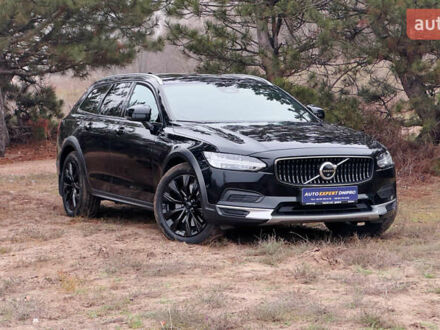 Черный Вольво В90, объемом двигателя 1.97 л и пробегом 46 тыс. км за 52500 $, фото 1 на Automoto.ua