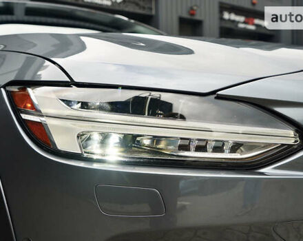 Серый Вольво В90, объемом двигателя 1.97 л и пробегом 90 тыс. км за 24900 $, фото 2 на Automoto.ua