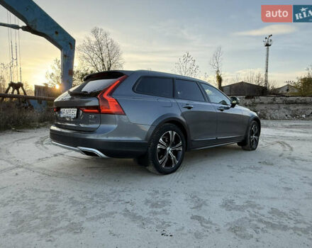 Серый Вольво В90, объемом двигателя 1.97 л и пробегом 161 тыс. км за 34126 $, фото 3 на Automoto.ua