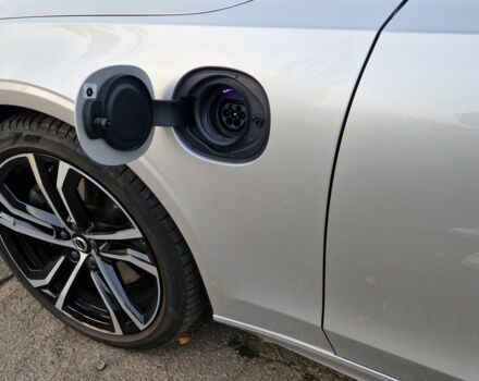 Серый Вольво В90, объемом двигателя 2 л и пробегом 68 тыс. км за 63231 $, фото 10 на Automoto.ua