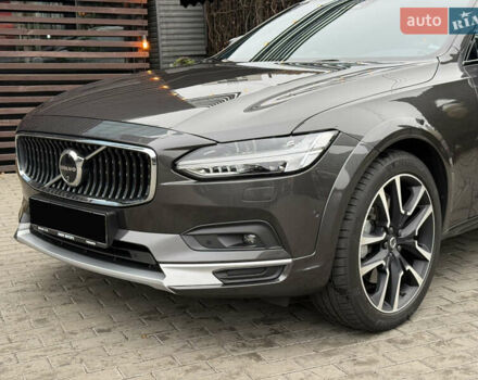 Вольво В90 2023 в Киеве на Automoto.ua Серый Вольво В90, объемом двигателя 1.97 л и пробегом 69 тыс. км за 53000 $, фото 3 на Automoto.ua