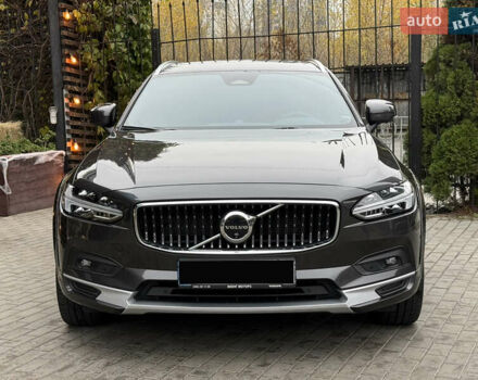 Вольво В90 2023 в Киеве на Automoto.ua Серый Вольво В90, объемом двигателя 1.97 л и пробегом 69 тыс. км за 53000 $, фото 1 на Automoto.ua