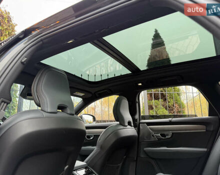 Вольво В90 2023 в Киеве на Automoto.ua Серый Вольво В90, объемом двигателя 1.97 л и пробегом 69 тыс. км за 53000 $, фото 11 на Automoto.ua