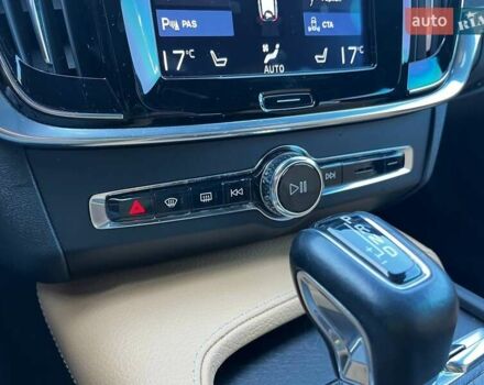 Синій Вольво В90, об'ємом двигуна 1.97 л та пробігом 144 тис. км за 26990 $, фото 32 на Automoto.ua