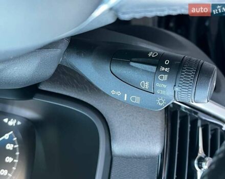 Вольво В90 2017 в Киеве на Automoto.ua Синий Вольво В90, объемом двигателя 1.97 л и пробегом 142 тыс. км за 26990 $, фото 19 на Automoto.ua
