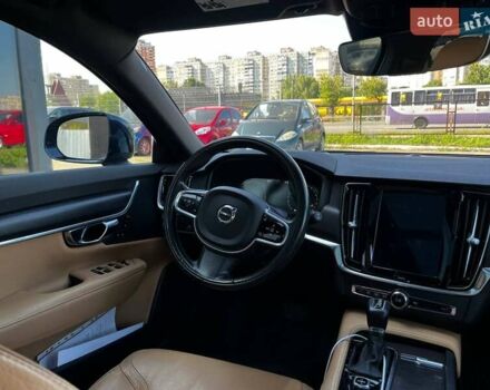 Вольво В90 2017 в Киеве на Automoto.ua Синий Вольво В90, объемом двигателя 1.97 л и пробегом 142 тыс. км за 26990 $, фото 40 на Automoto.ua