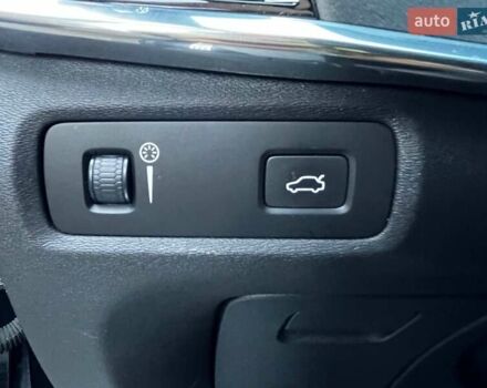 Синій Вольво В90, об'ємом двигуна 1.97 л та пробігом 144 тис. км за 26990 $, фото 18 на Automoto.ua