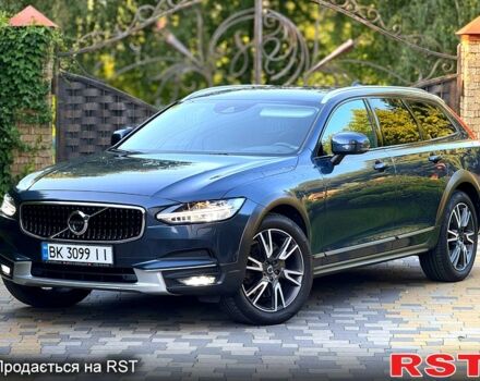 Синий Вольво В90, объемом двигателя 2 л и пробегом 235 тыс. км за 29600 $, фото 1 на Automoto.ua