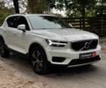 Белый Вольво XC40, объемом двигателя 2 л и пробегом 152 тыс. км за 26490 $, фото 2 на Automoto.ua