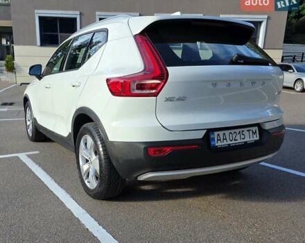 Белый Вольво XC40, объемом двигателя 1.97 л и пробегом 205 тыс. км за 27000 $, фото 4 на Automoto.ua