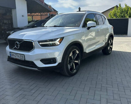 Белый Вольво XC40, объемом двигателя 1.97 л и пробегом 89 тыс. км за 24000 $, фото 3 на Automoto.ua