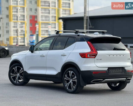 Белый Вольво XC40, объемом двигателя 1.97 л и пробегом 188 тыс. км за 26500 $, фото 6 на Automoto.ua