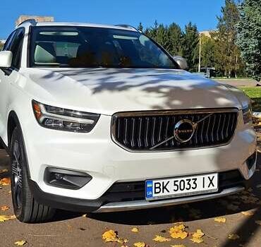 Вольво XC40 2018 в Ровно на Automoto.ua Белый Вольво XC40, объемом двигателя 1.97 л и пробегом 132 тыс. км за 23500 $, фото 31 на Automoto.ua
