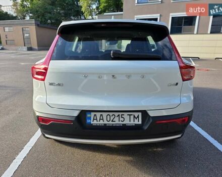 Белый Вольво XC40, объемом двигателя 1.97 л и пробегом 205 тыс. км за 27000 $, фото 5 на Automoto.ua
