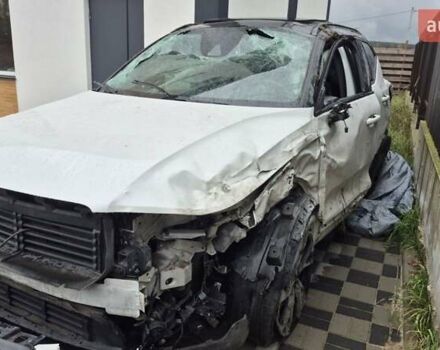 Вольво XC40 2018 в Ирпене на Automoto.ua Белый Вольво XC40, объемом двигателя 1.97 л и пробегом 168 тыс. км за 16000 $, фото 4 на Automoto.ua