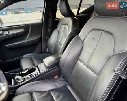 Белый Вольво XC40, объемом двигателя 1.97 л и пробегом 188 тыс. км за 26500 $, фото 35 на Automoto.ua