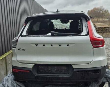 Вольво XC40 2018 в Ирпене на Automoto.ua Белый Вольво XC40, объемом двигателя 1.97 л и пробегом 168 тыс. км за 16000 $, фото 6 на Automoto.ua