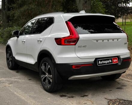 Белый Вольво XC40, объемом двигателя 2 л и пробегом 152 тыс. км за 26490 $, фото 6 на Automoto.ua