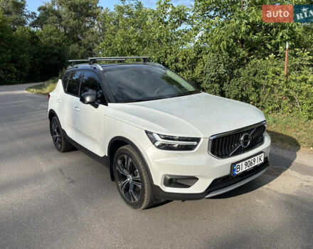 Белый Вольво XC40, объемом двигателя 1.97 л и пробегом 181 тыс. км за 25900 $, фото 1 на Automoto.ua
