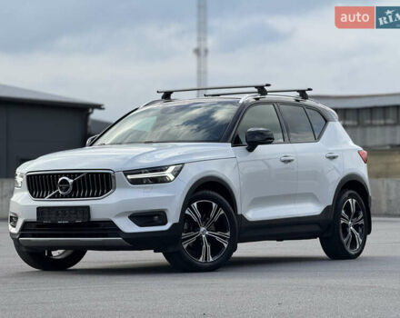 Белый Вольво XC40, объемом двигателя 1.97 л и пробегом 188 тыс. км за 26500 $, фото 4 на Automoto.ua