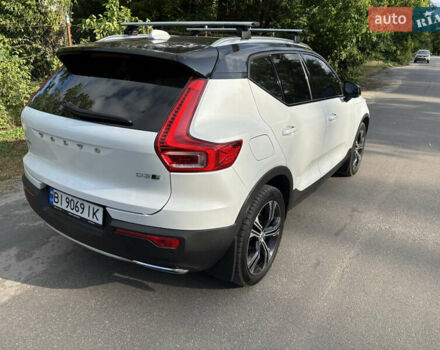 Белый Вольво XC40, объемом двигателя 1.97 л и пробегом 181 тыс. км за 25900 $, фото 5 на Automoto.ua