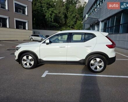 Белый Вольво XC40, объемом двигателя 1.97 л и пробегом 205 тыс. км за 27000 $, фото 1 на Automoto.ua