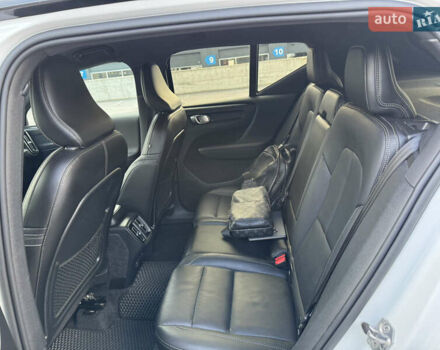 Белый Вольво XC40, объемом двигателя 1.97 л и пробегом 188 тыс. км за 26500 $, фото 40 на Automoto.ua