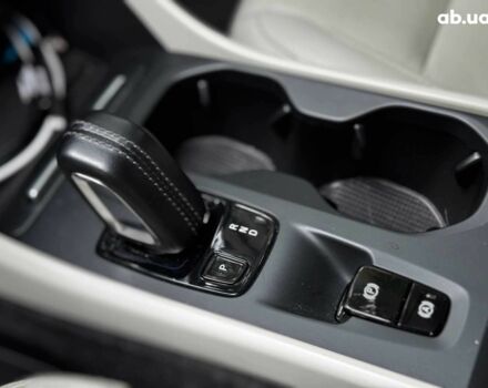 Белый Вольво XC40, объемом двигателя 2 л и пробегом 152 тыс. км за 26490 $, фото 19 на Automoto.ua