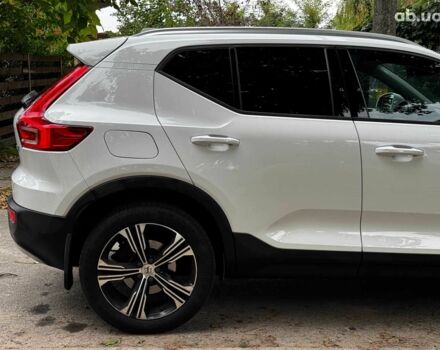 Белый Вольво XC40, объемом двигателя 2 л и пробегом 152 тыс. км за 26490 $, фото 9 на Automoto.ua