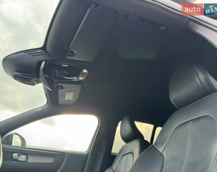 Белый Вольво XC40, объемом двигателя 1.97 л и пробегом 188 тыс. км за 26500 $, фото 32 на Automoto.ua