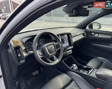 Белый Вольво XC40, объемом двигателя 1.97 л и пробегом 188 тыс. км за 26500 $, фото 26 на Automoto.ua